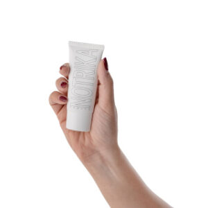 BB کرم نوتریکا SPF۲۰ مدل Light Weight حجم ۴۰ میلی لیتر