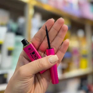 خط چشم ماژیکی اسنس
